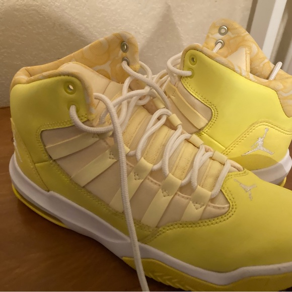 Neon yellow Aura Jordan’s - Picture 2 of 5